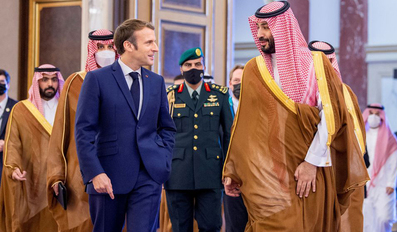 Saudi Crown Prince receives French President Emmanuel Macron in Jeddah